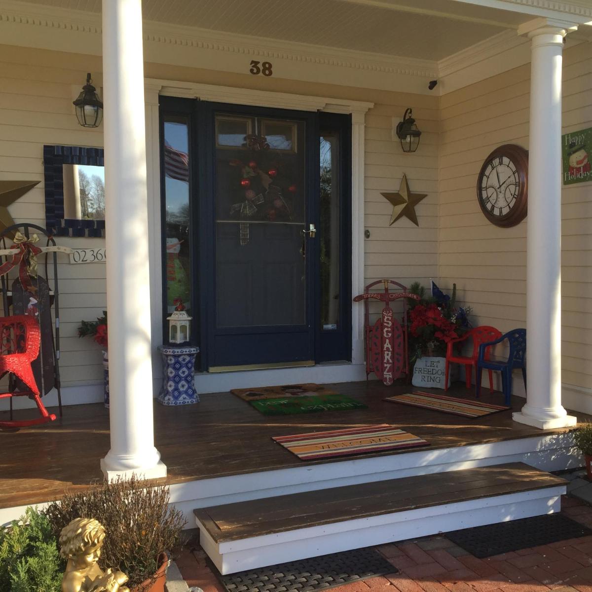 Inn 38 Oak Bluff Circle - Housity