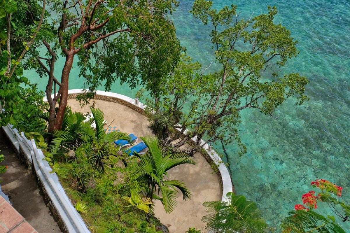Hibiscus Lodge Hotel - Housity