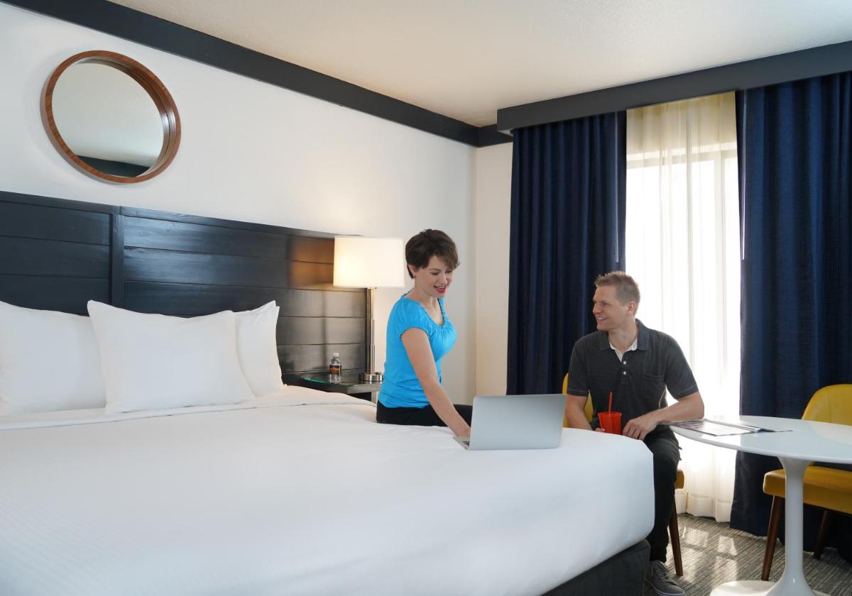 OYO Hotel and Casino Las Vegas - Housity