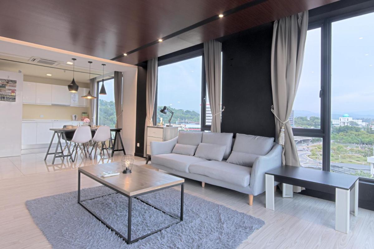Cozy Living Sky Apartment - Housity