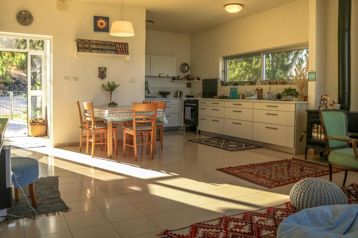 Rosh Pinna Home with a View - Housity