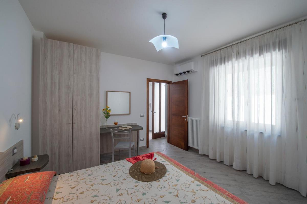 Sun Holiday House - Housity