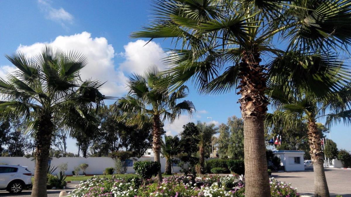 Chiraz Club - Families Only - Housity