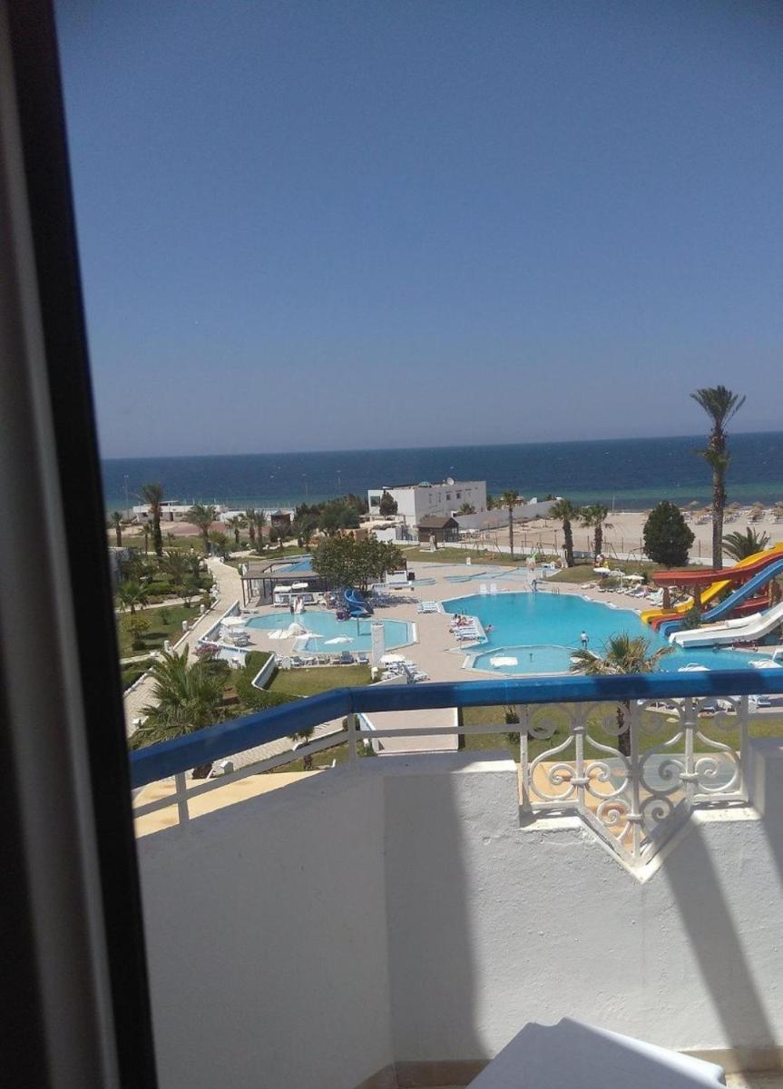 Chiraz Club - Families Only - Housity