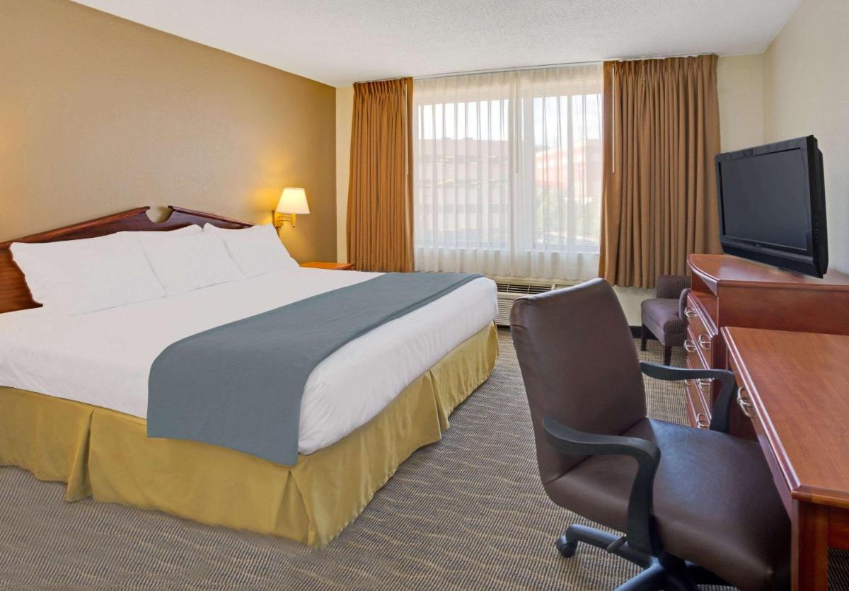 Days Inn by Wyndham Silver Spring - Housity