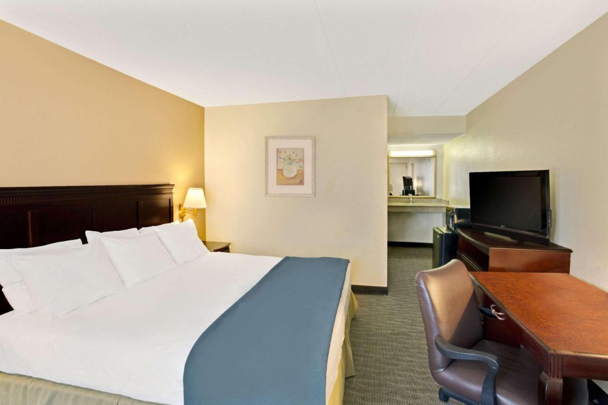 Days Inn by Wyndham Silver Spring - Housity