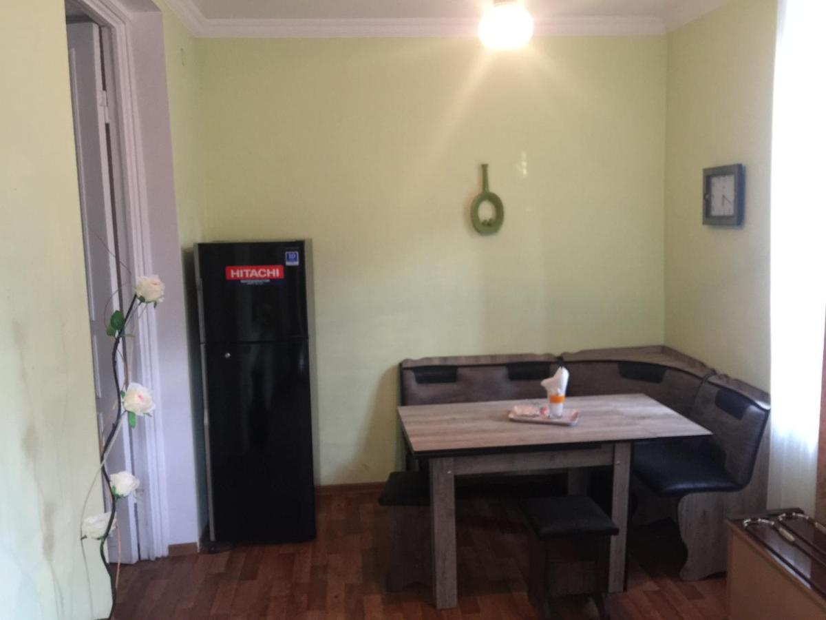 Nika's Guest House - Housity