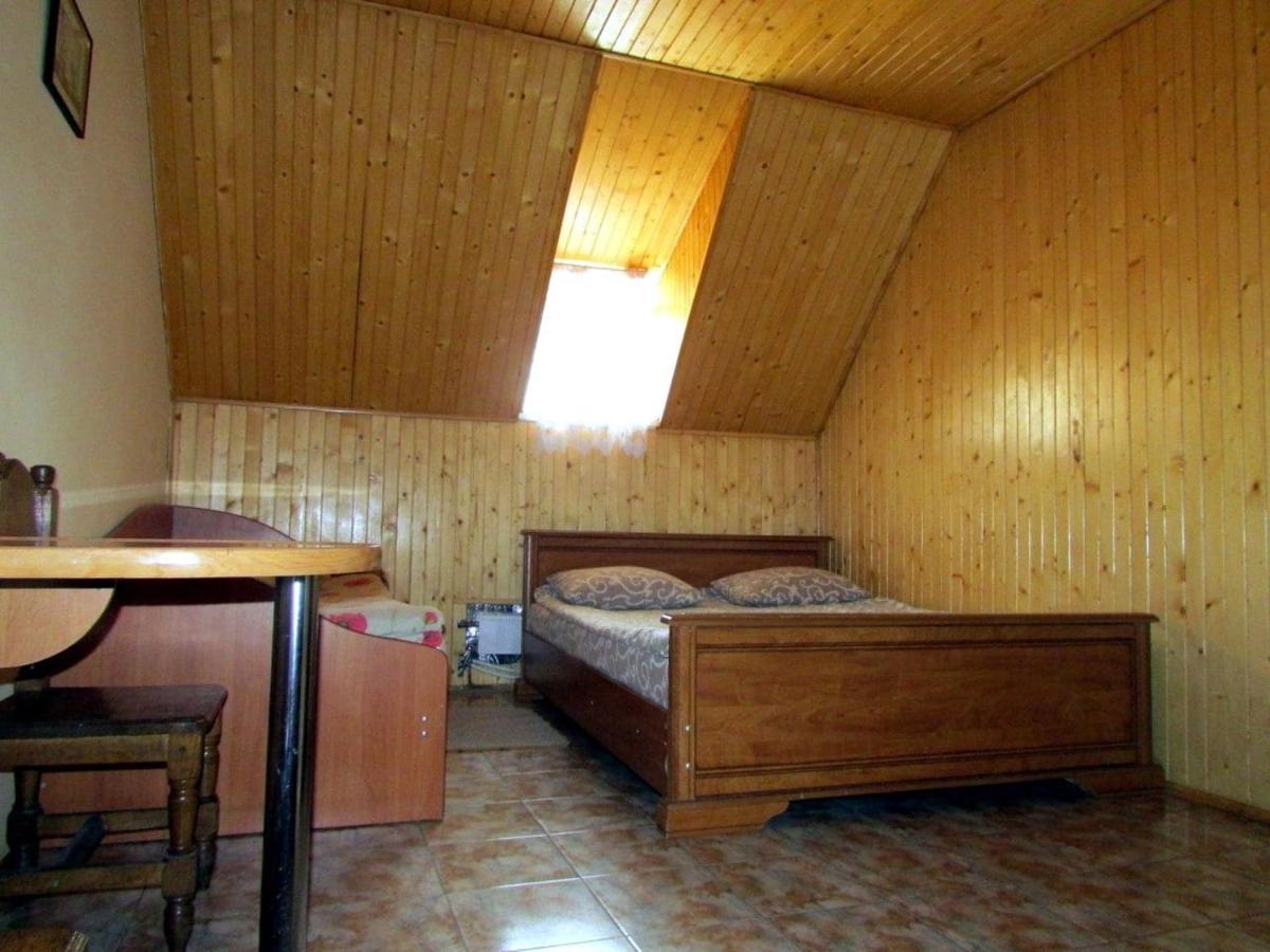 Hotel Vatra - Housity