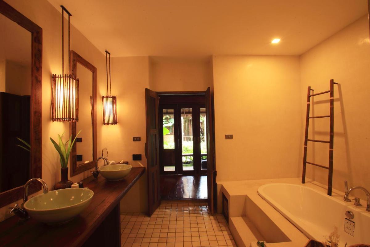 Azalea Village - Housity