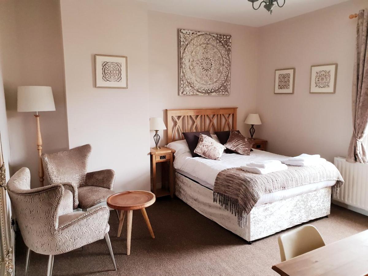 The Red Lion - Housity