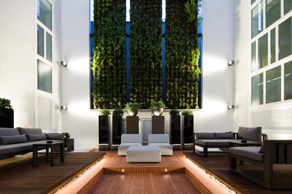 Suitetrails - Pestana Porto - A Brasileira, City Center & Heritage Building