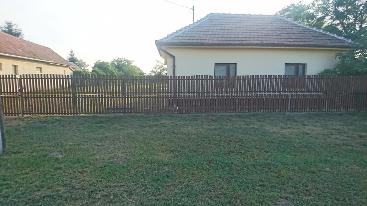 Sarudi vendégház - Housity