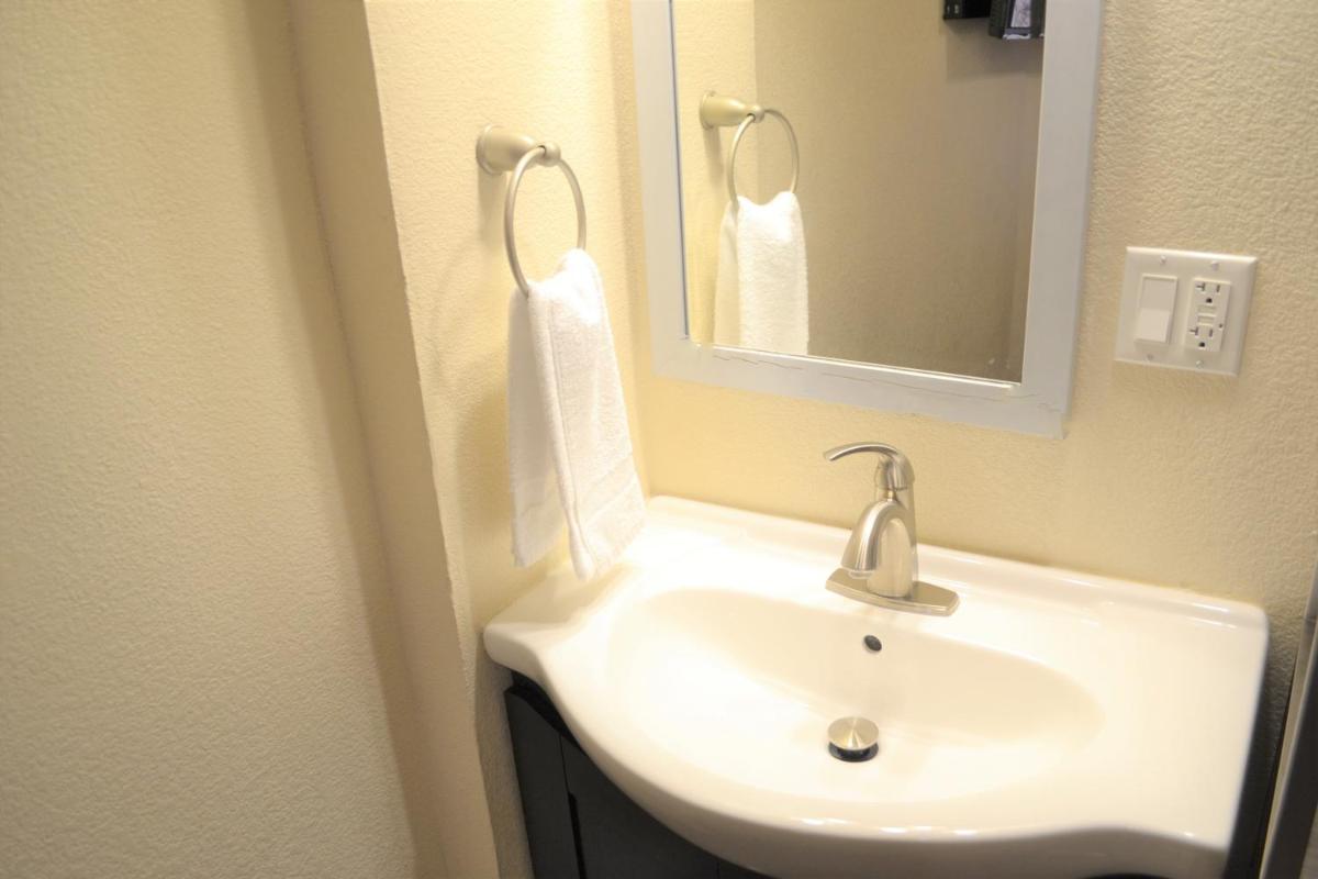 Inn on Folsom - Housity