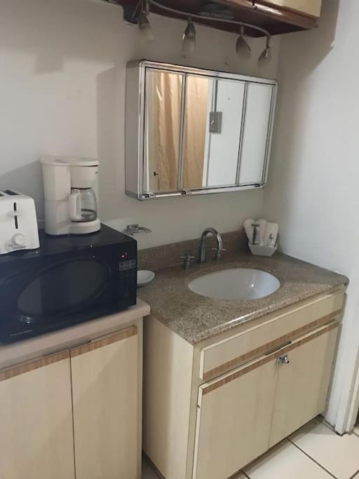 Non Stop party Apartment Condo - Hizvo