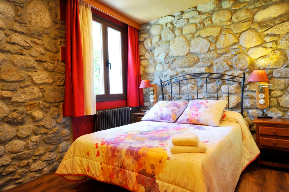Hostal Vall D'Aneu by Arcas & Sambola - Housity
