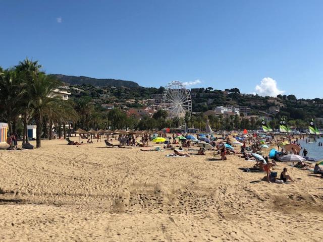 Ecrin de verdure sur Le Lavandou - Classement Tourisme 3 Etoiles - Housity