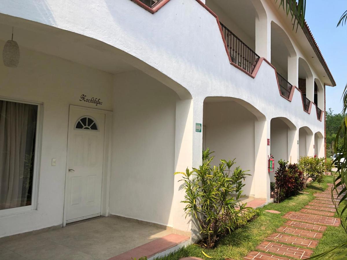 Hotel SKY & PALMS - Housity