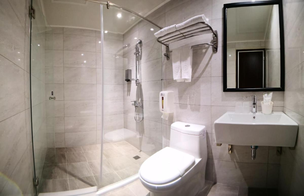 Chance Hotel - Housity