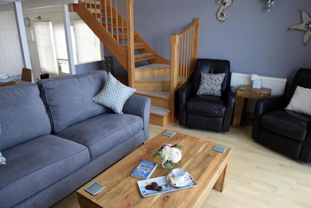Seafront House 3 - Golden Bay Holiday Village - Housity