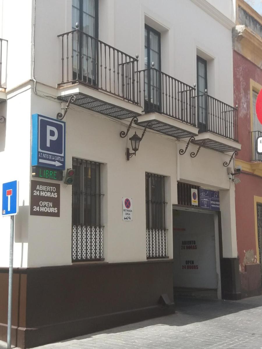 Atico con terraza en Alameda de Hercules - Housity