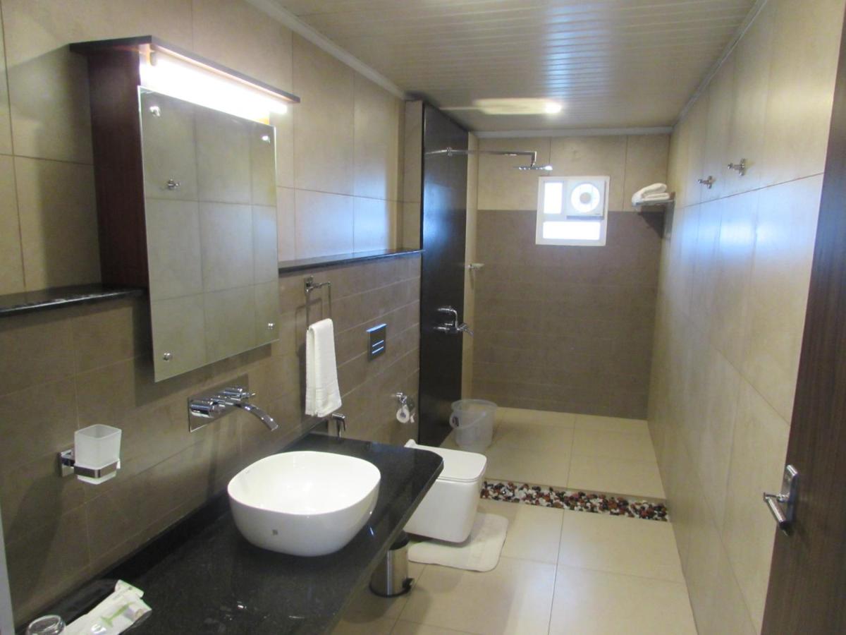 Falcon Crest - Housity