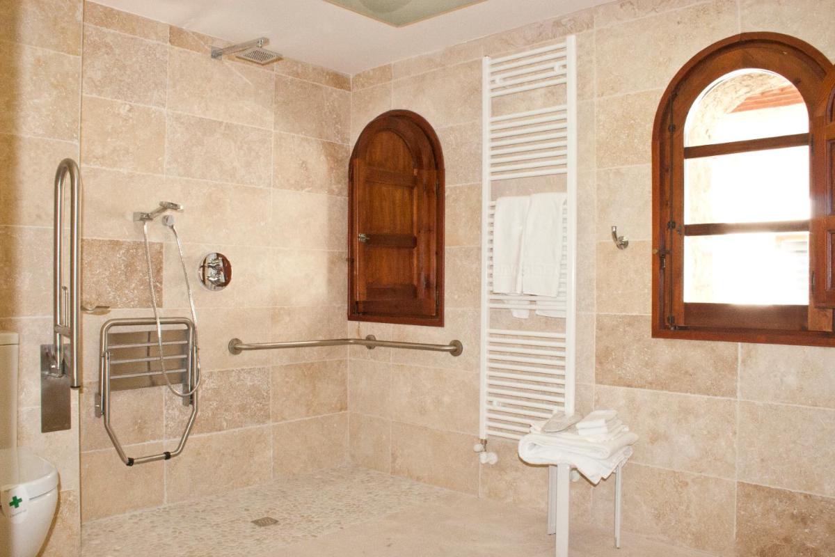 Hotel Cardenal Ram - Housity
