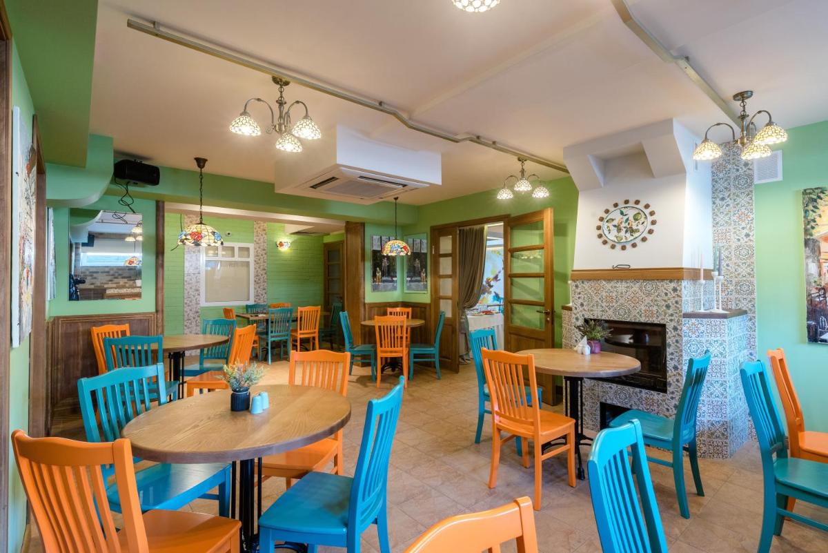 LoyaL Guest House - Housity