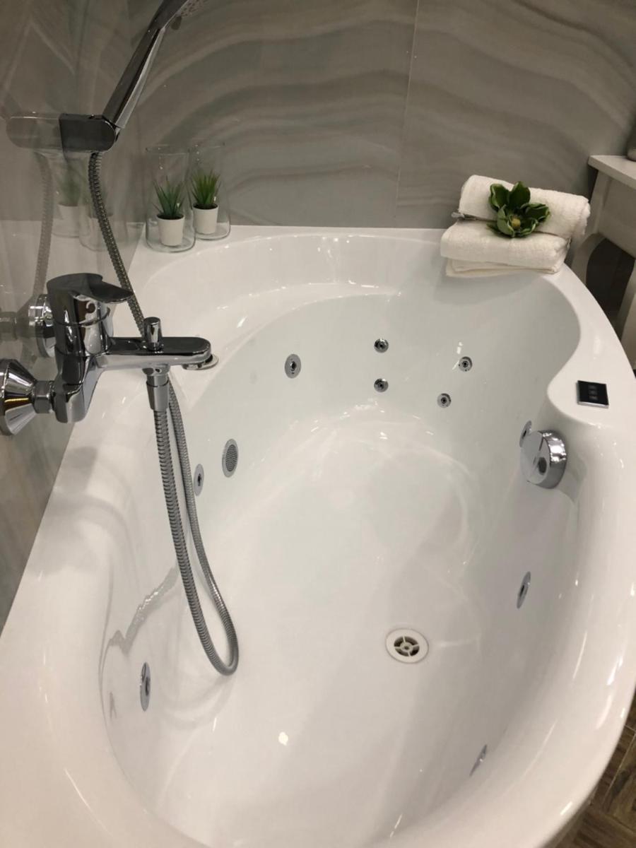 Family & Business Sauna Apartments No1 Leśny nad Zalewem Cedzyna Unikat - 3 Bedroom with Private Sauna, Bath with Hydromassage, Terrace, Garage, Catering Options - Housity