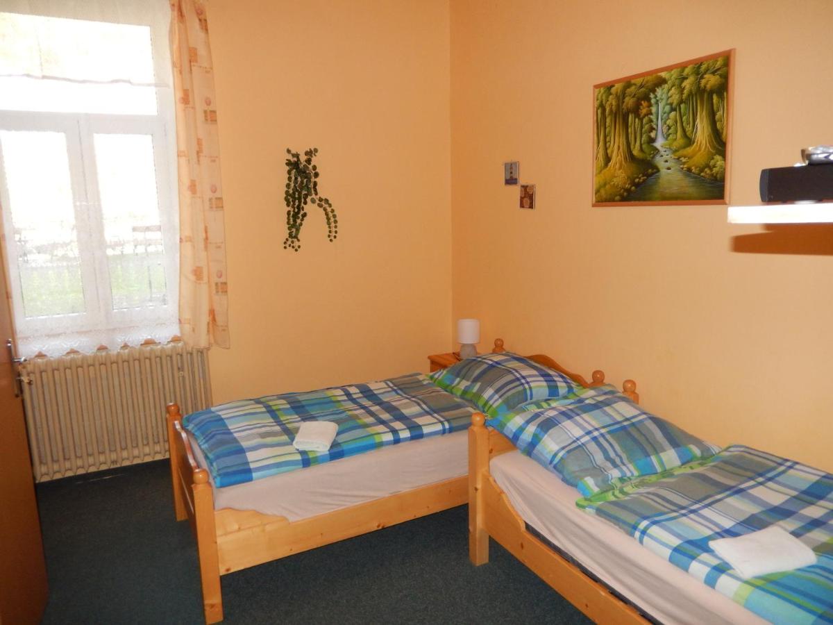 PENZION MANĚTÍN u Sv. Barbory - Housity