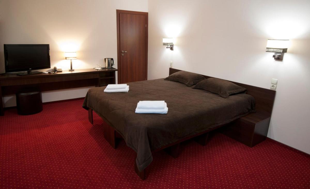 Hotel 12 - Housity