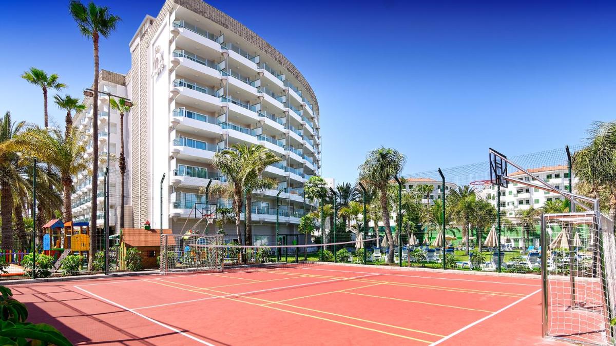 Instalaciones para jugar a tenis o squash en Bull Escorial & SPA o alrededores