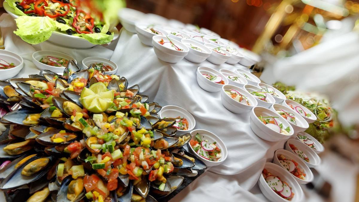 Comida en o cerca de este hotel