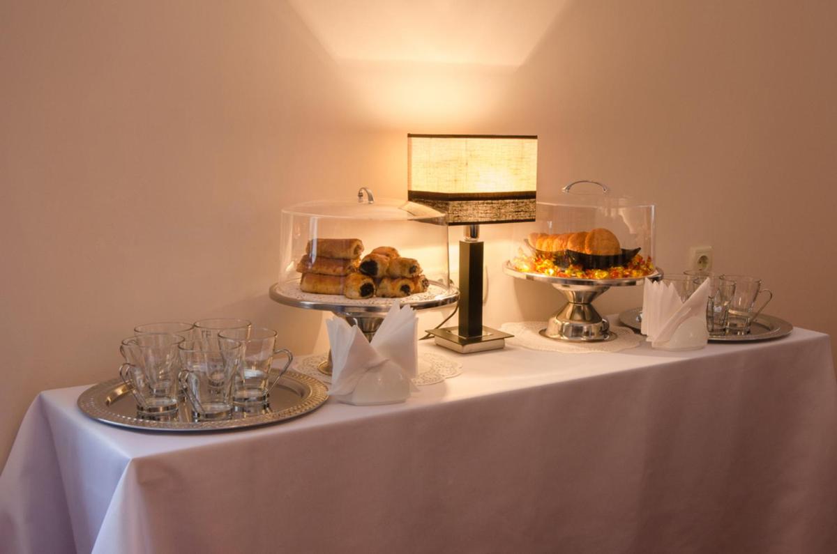 Hotel 12 - Housity
