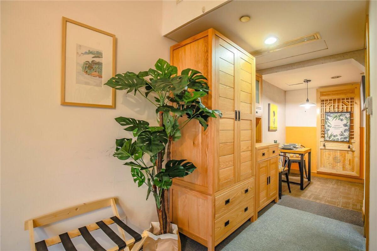 Hangzhou Xihu District ·Huanglong Sports Center Locals Apartment 00147450 - Housity