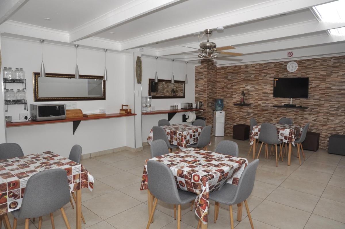 surrey b&b - Housity