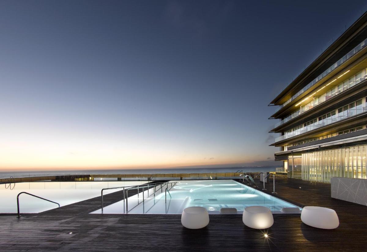 Piscina en o cerca de Parador de Cádiz