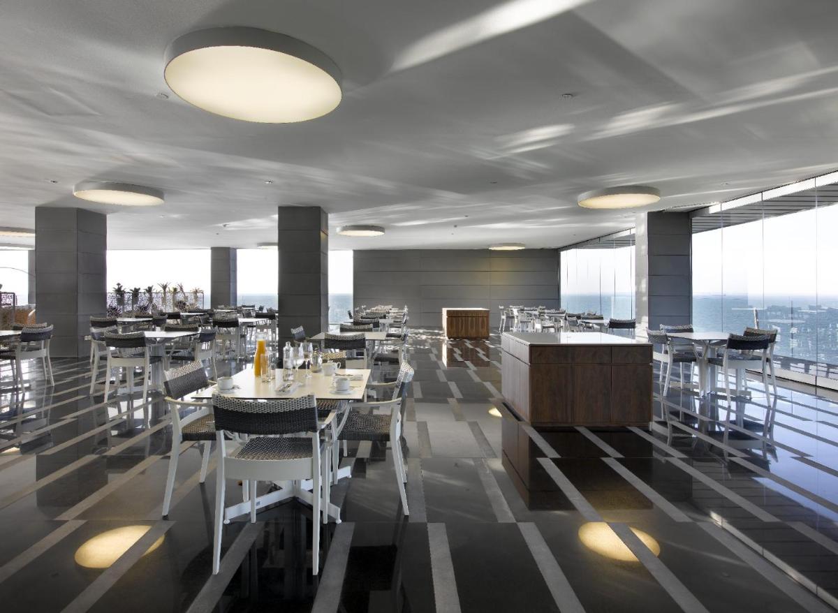 Un restaurante o sitio para comer en Parador de Cádiz