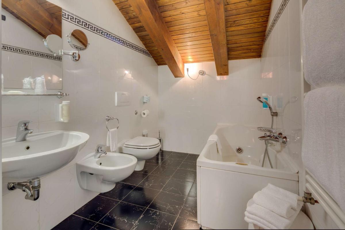 Art & Hotel Aeroporto - Housity