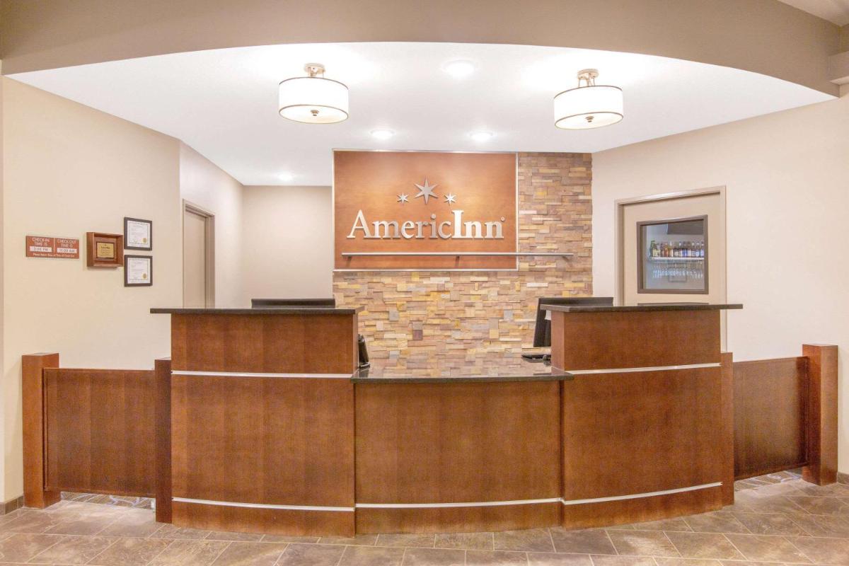 AmericInn by Wyndham Humboldt - Housity