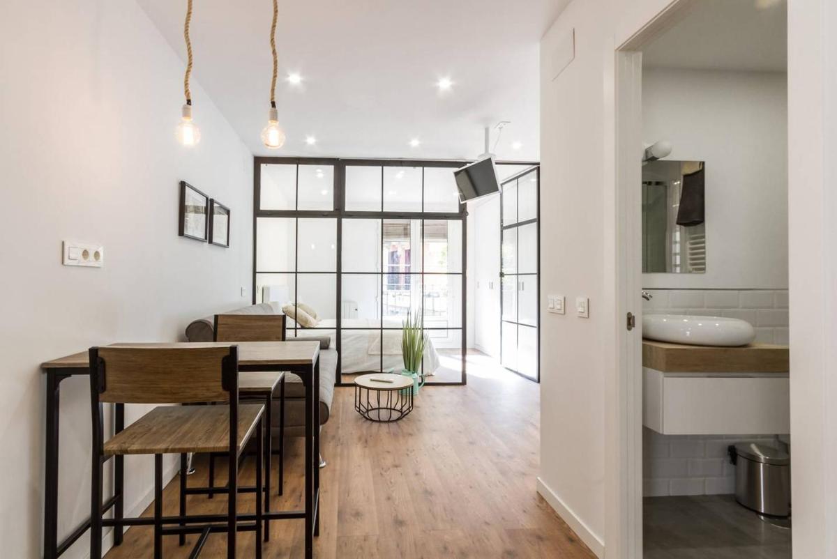 Modern Apartment in Toledo Street by Batuecas - Housity