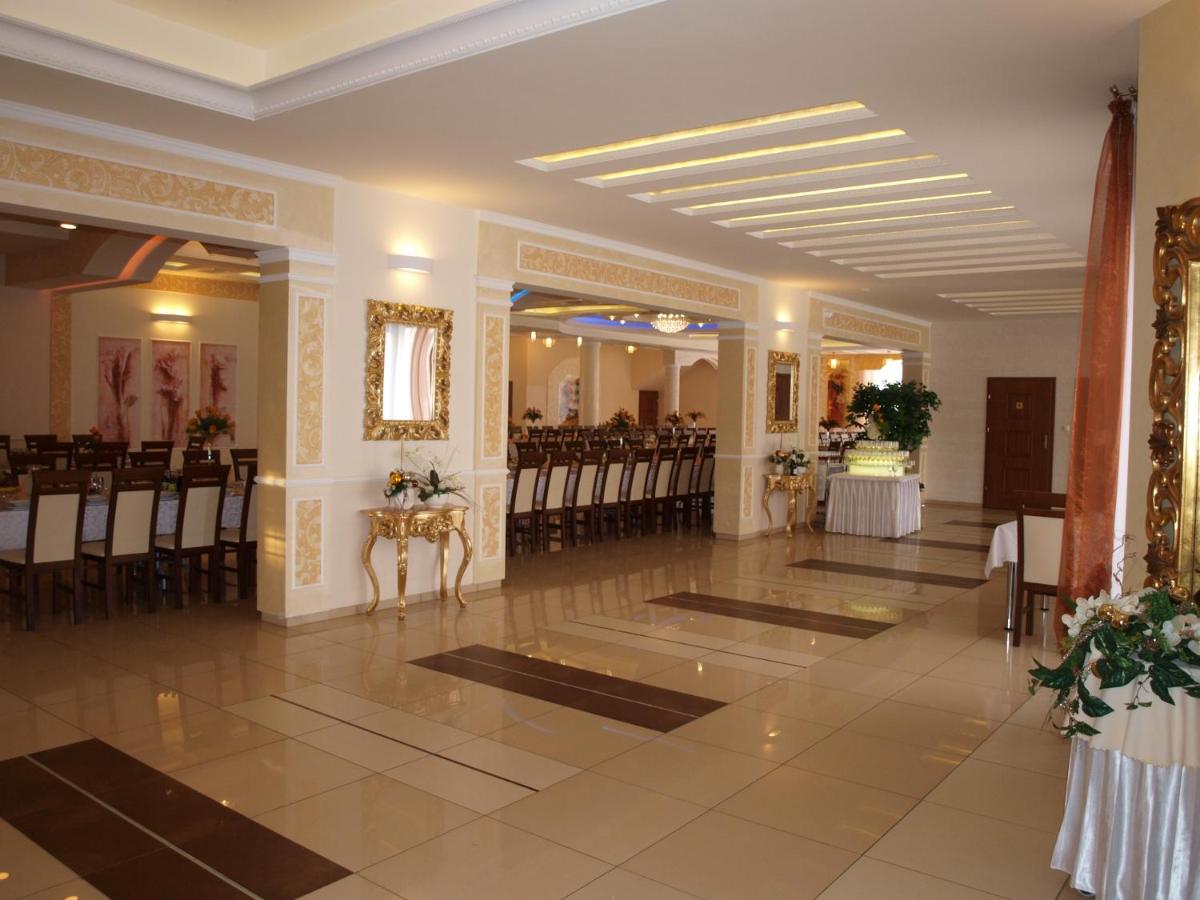 Hotel Ostoja - Housity