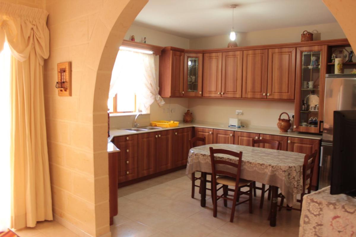 Suitetrails - Grazzja Traditional Apartment