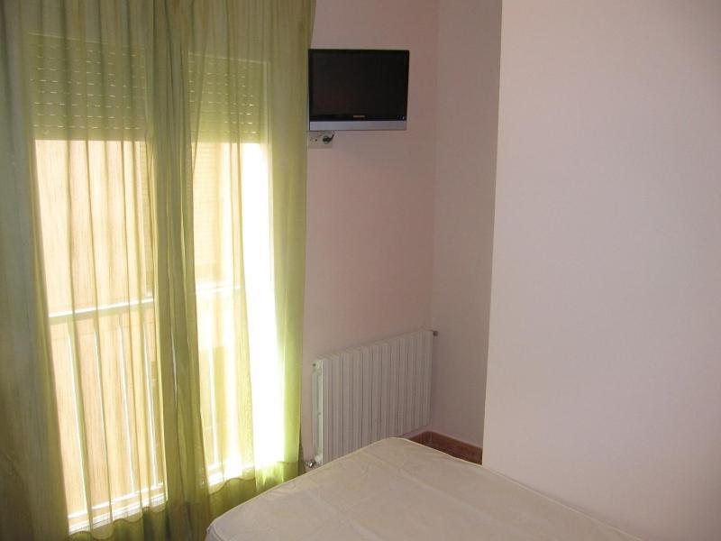 Hostal La Vila - Housity