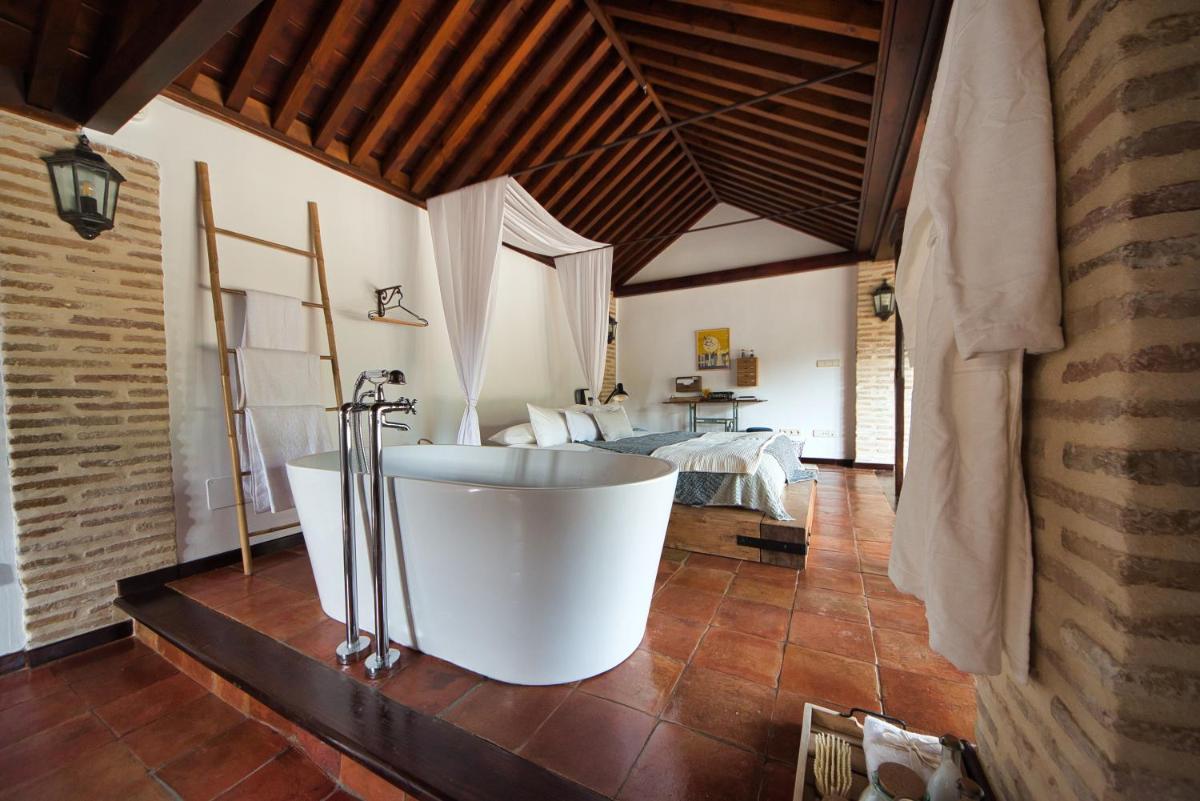 The Lovers Boutique - Housity