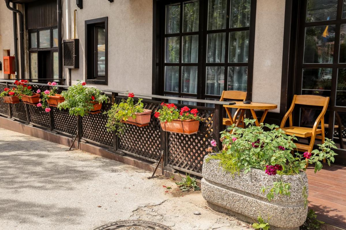Bed and Breakfast Vijecnica - Housity