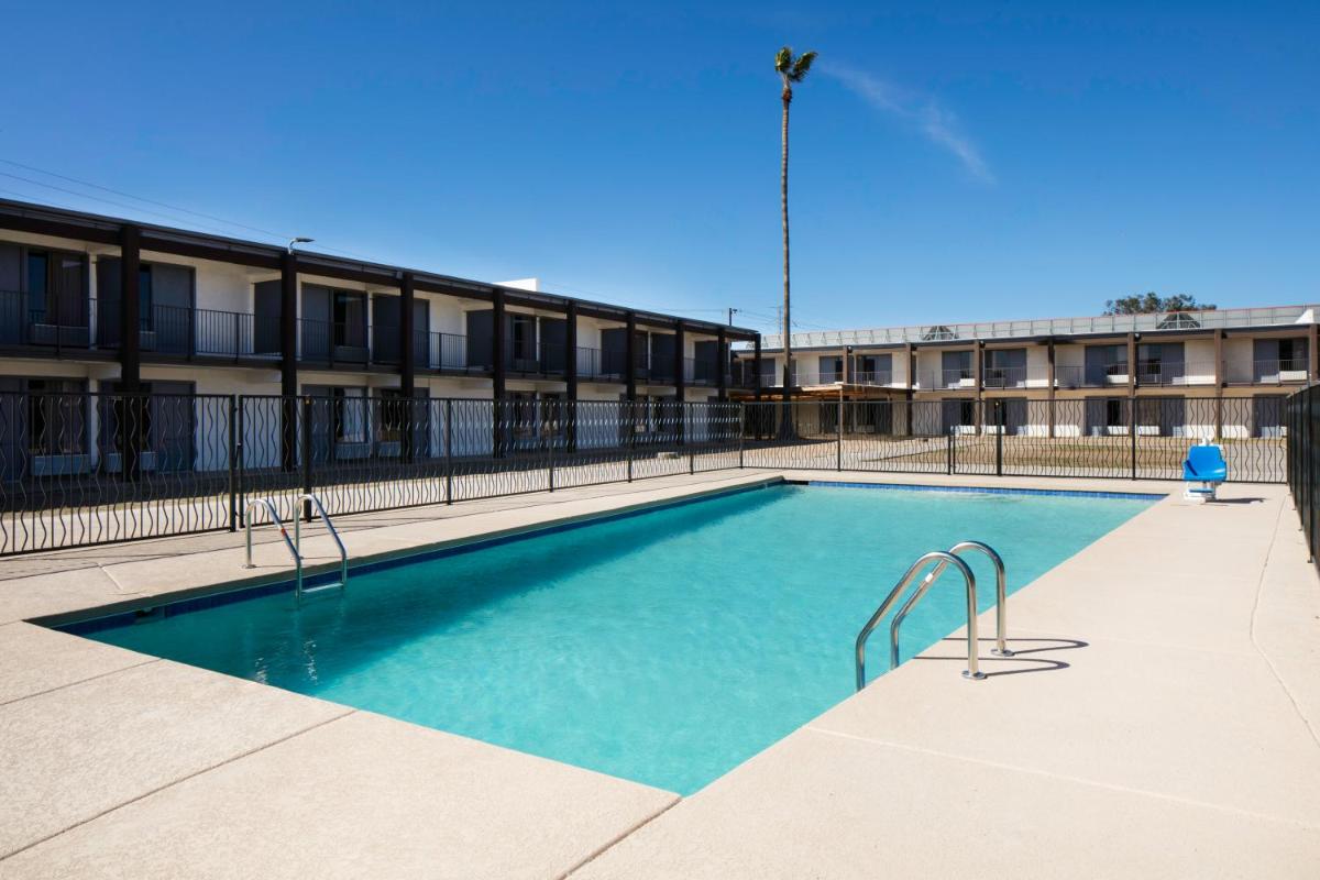 Red Lion Inn & Suites Tucson Downtown - Housity