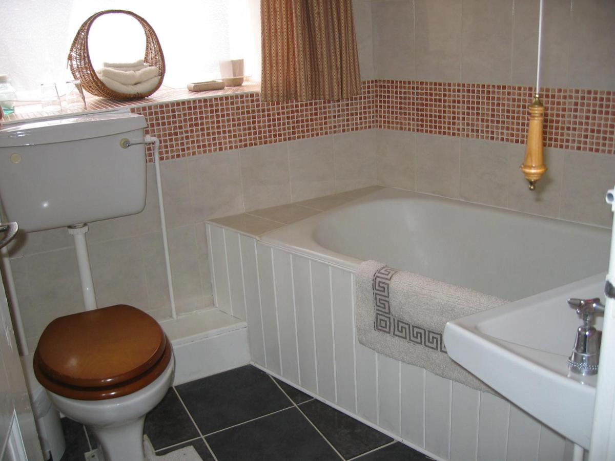 The Horseshoe Guesthouse - Housity