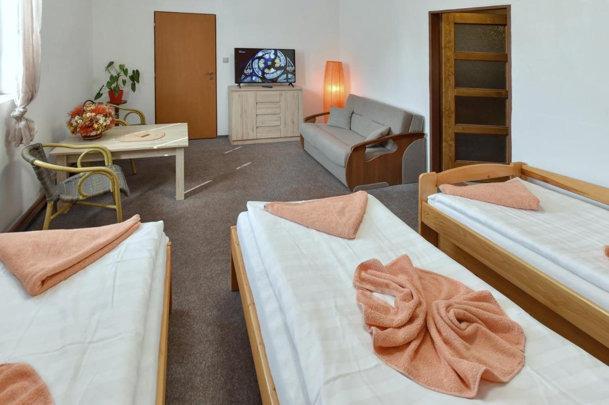Hotel Kovarna - Housity
