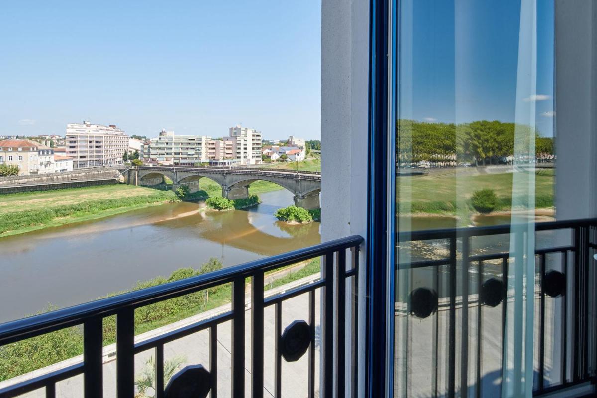 Balcon ou terrasse dans l'établissement Hotel & Spa Vacances Bleues Le Splendid