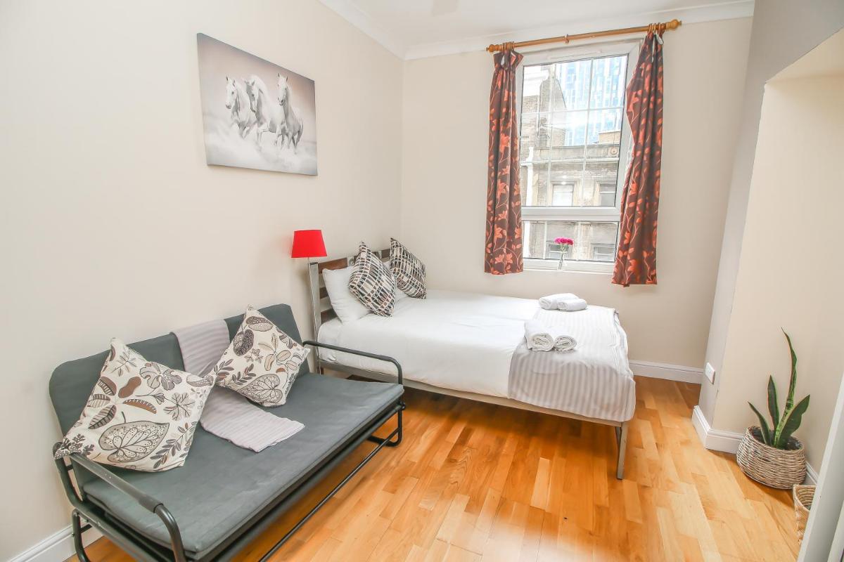 City view flat @ Liverpool st. - Housity